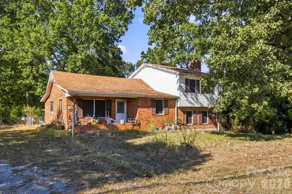 1379 N Old Greensboro Road, High Point, NC 27265