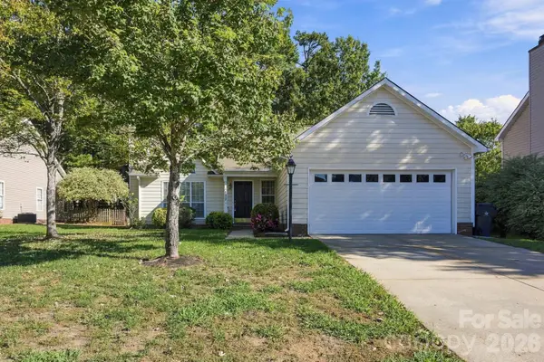 4000 Huntmeadow Drive, Charlotte, NC 28269