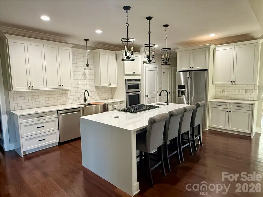 3704 9th Street Court Ne, Hickory, NC 28601 - #2