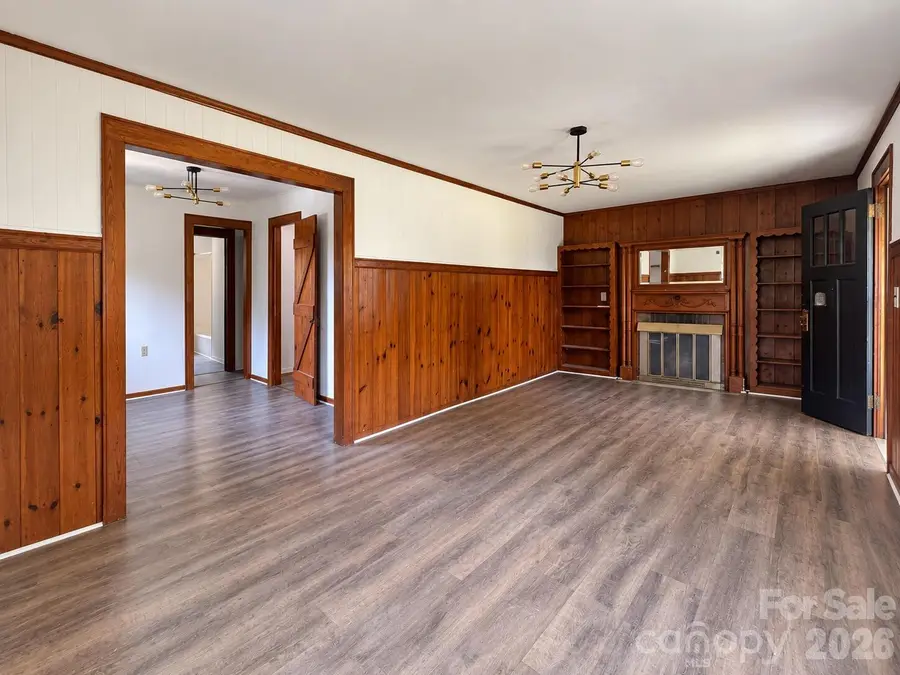 409 W Virginia Avenue, Bessemer City, NC 28016 - #3