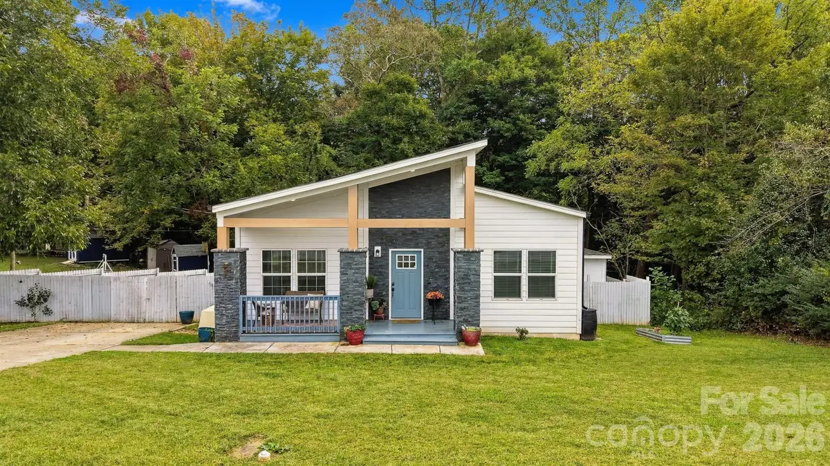 329 W F Street, Newton, NC 28658 - #1