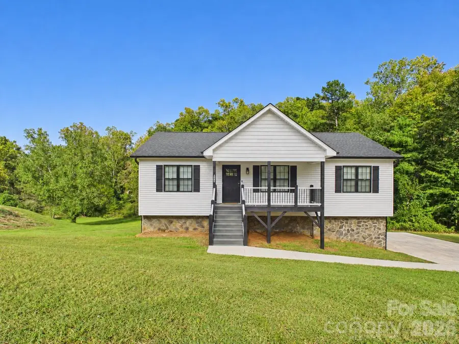 180 29th Avenue Place Nw, Hickory, NC 28601 - #2