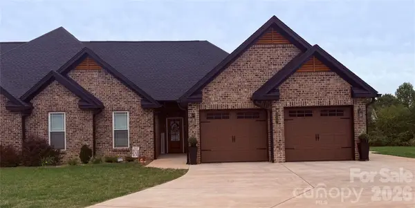 3327 48th Avenue Ne, Hickory, NC 28601