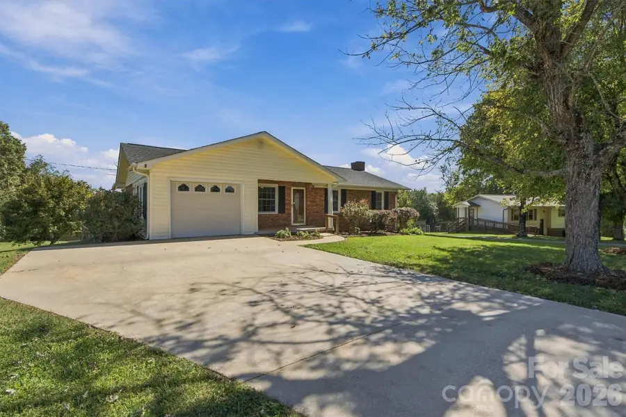 139 Greenlea Circle, Taylorsville, NC 28681 - #3