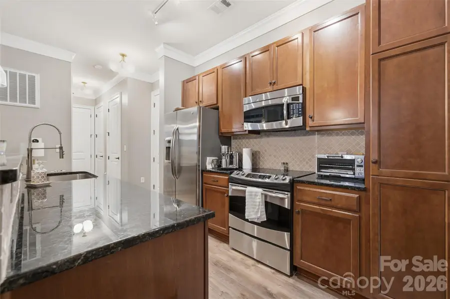 2810 Selwyn Avenue #210, Charlotte, NC 28209 - #3