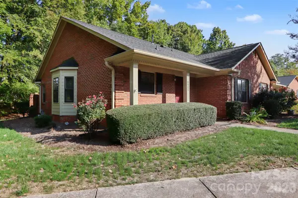 8407 Coulwood Oak Lane, Charlotte, NC 28214