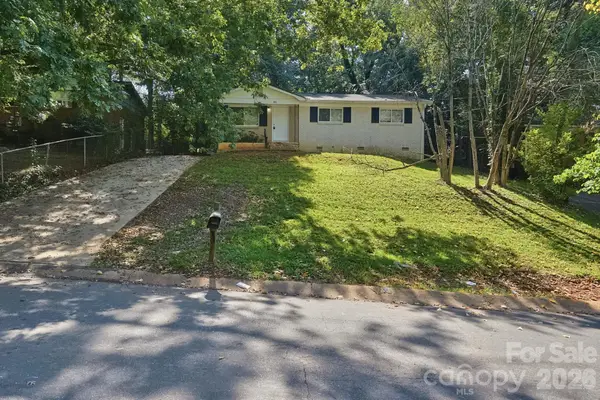 301 Edgegreen Drive, Charlotte, NC 28217