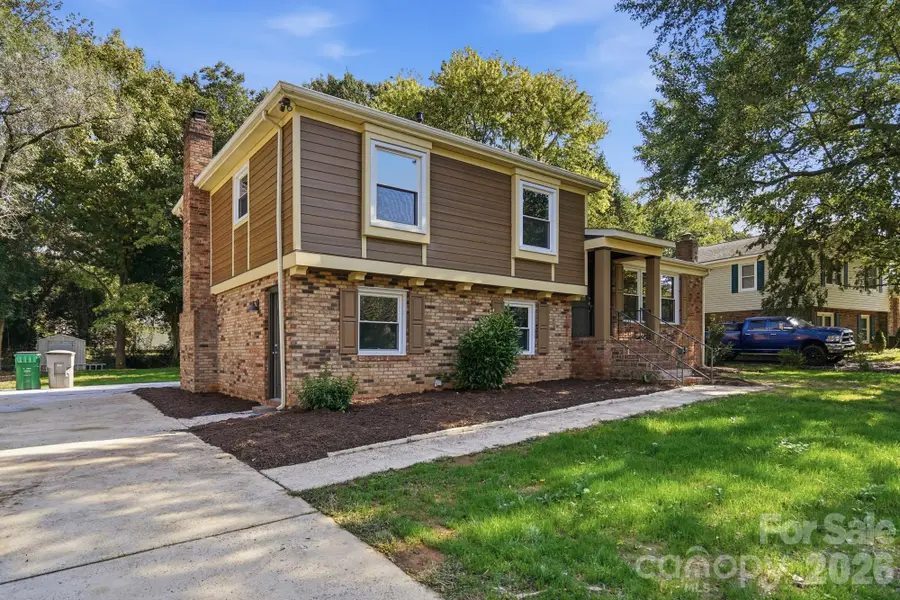 6131 Coach Hill Lane, Charlotte, NC 28212 - #2