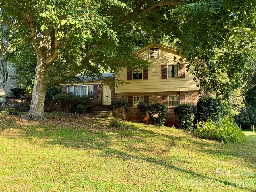 6207 Colchester Place, Charlotte, NC 28210 - #2