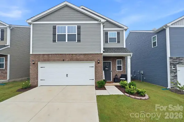 1371 37th Avenue Lane, Hickory, NC 28601