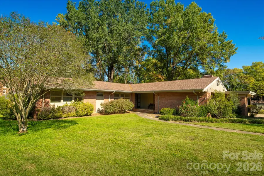 160 17th Avenue Nw, Hickory, NC 28601 - #2