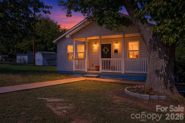 2996 1st Avenue Nw, Hickory, NC 28601