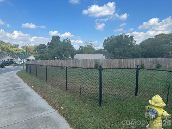 821 Hoskins Road, Charlotte, NC 28208