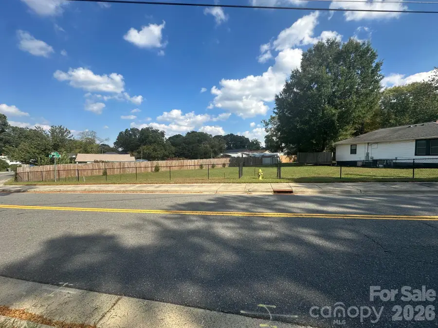 821 Hoskins Road, Charlotte, NC 28208 - #3