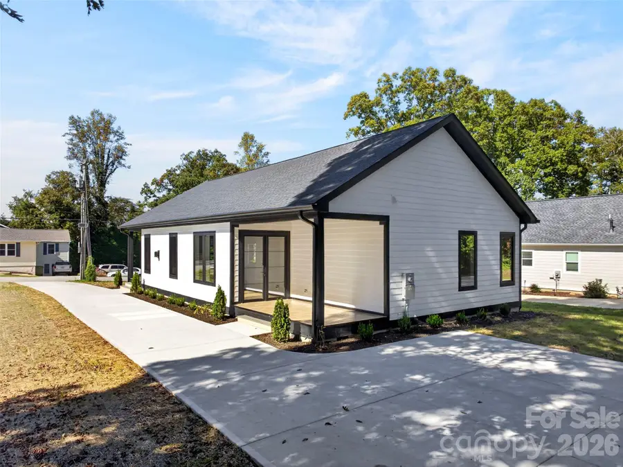 305 Chadwick Avenue, Hendersonville, NC 28792 - #3