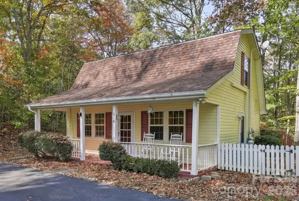 114 Sandpiper Palisades Street, Hendersonville, NC 28792