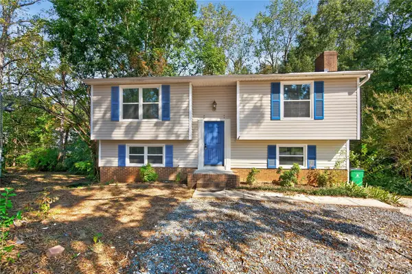 5011 Forest Mountain Court, Charlotte, NC 28227