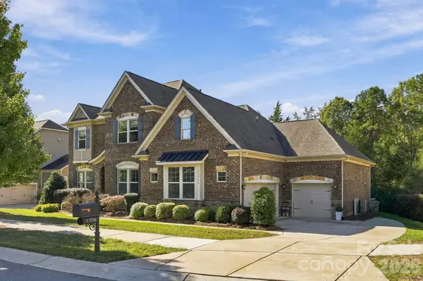 13714 Sunset Bluffs Circle, Huntersville, NC 28078