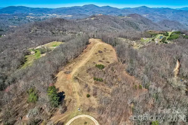 000 Little Creek Road, Hendersonville, NC 28792