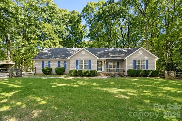 8610 Lochinvar Drive, Charlotte, NC 28227
