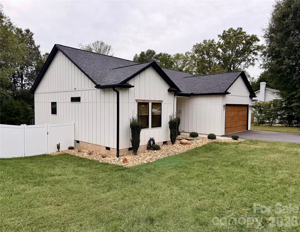 4347 Greenbriar Drive, Hickory, NC 28602 - #1