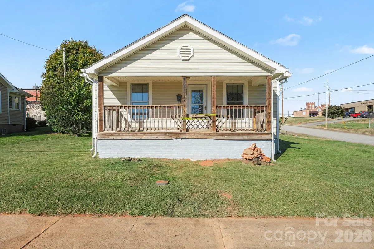 216 N Brady Avenue, Newton, NC 28658 - #1