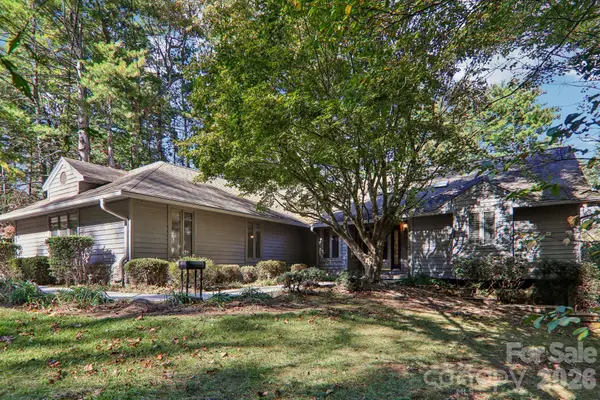 108 Kenwood Drive, Hendersonville, NC 28739