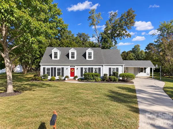 2004 Glouchester Circle, Charlotte, NC 28226