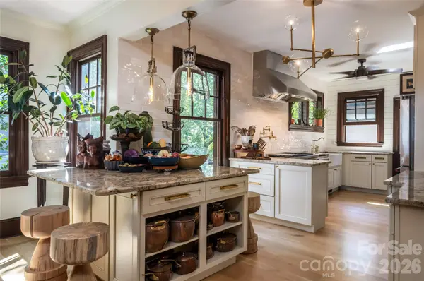 56 Maney Avenue, Asheville, NC 28804