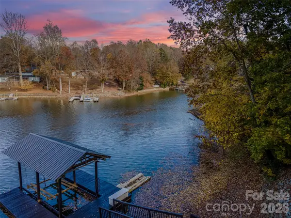 7087 Cove Creek Drive, Sherrills Ford, NC 28673
