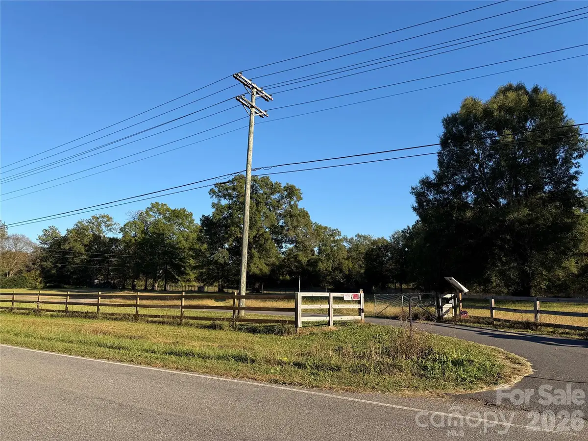 140 Ribbon Circle, Lincolnton, NC 28092 - #1