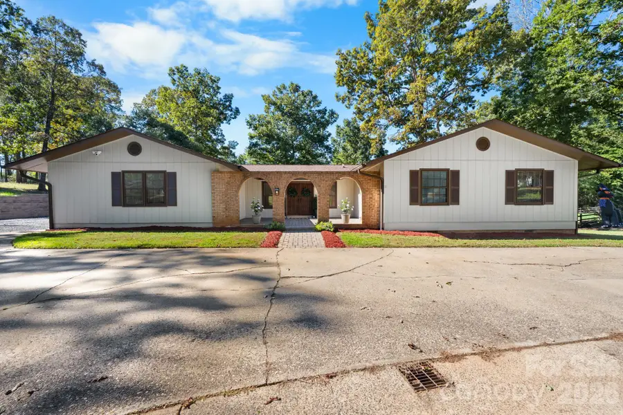 4024 Wandering Lane, Hickory, NC 28601 - #3