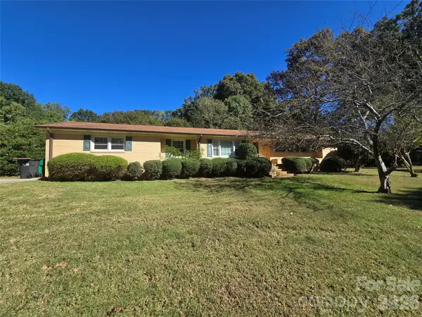 4449 Whispering Oaks Drive, Charlotte, NC 28213