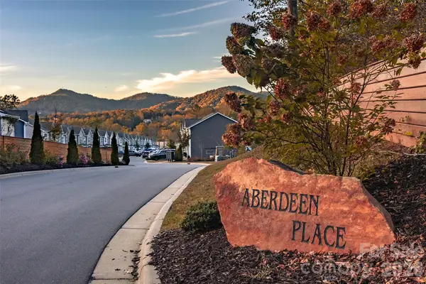 34 Cain Hollow Way, Asheville, NC 28806