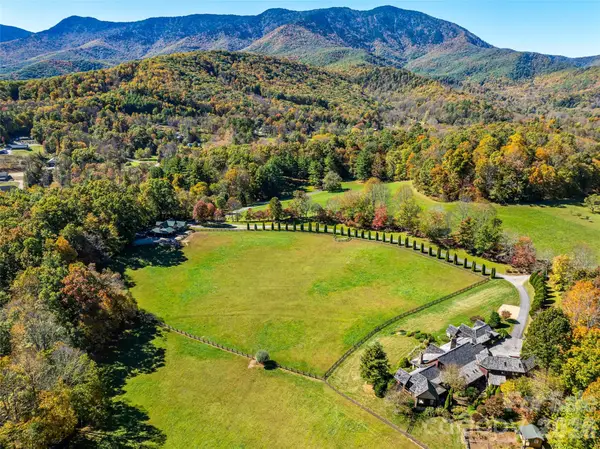 422 Heart Stone Way, Burnsville, NC 28714