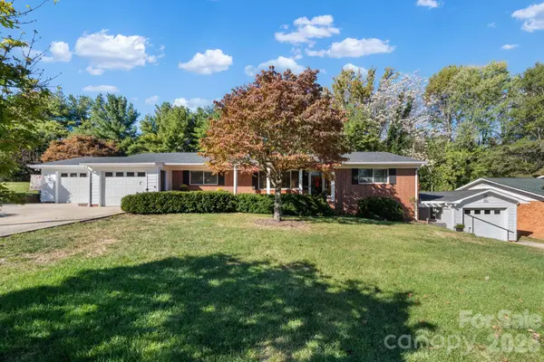 111 Eastwood Park Drive Se, Lenoir, NC 28645
