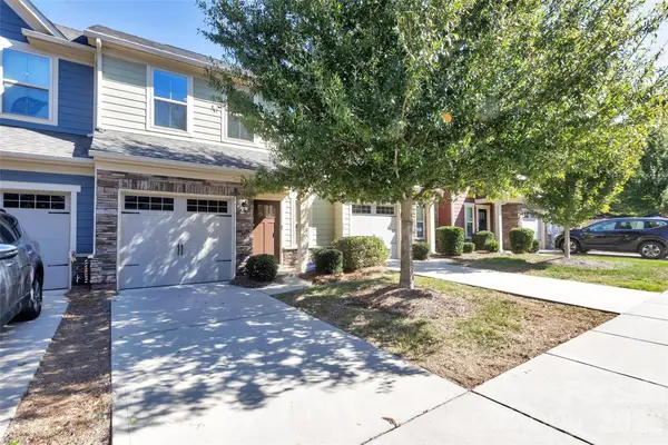 315 Pond Place Lane, Matthews, NC 28104