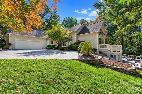 6 Thornwood Court, Lake Wylie, SC 29710