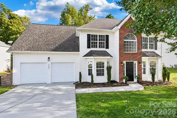 5102 Eagle Creek Drive, Charlotte, NC 28269