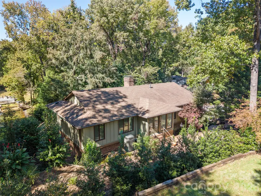 4 Thornwood Lane, Lake Wylie, SC 29710 - #2