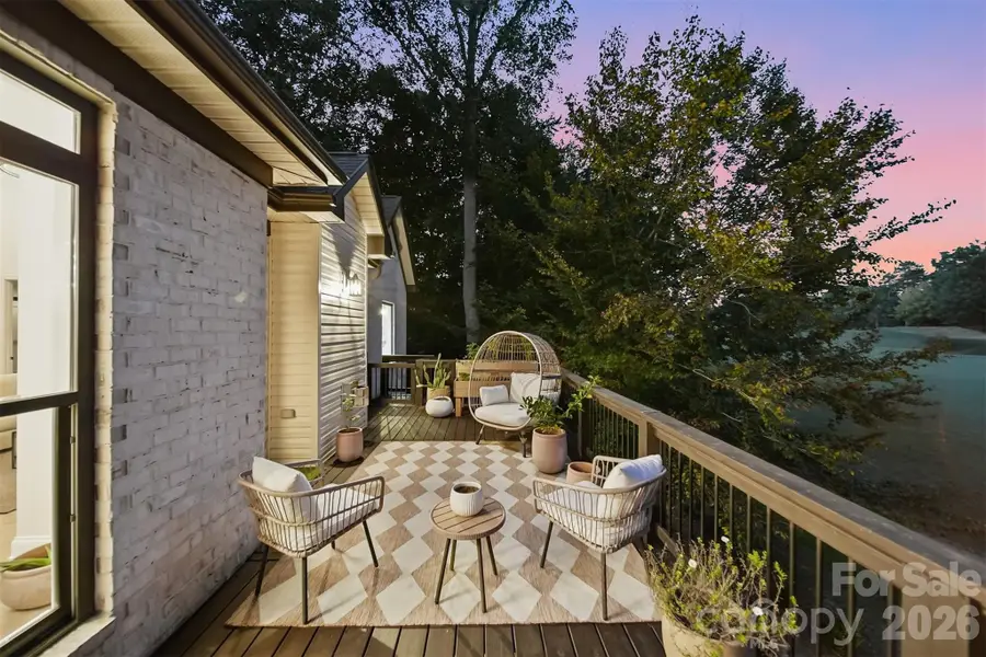 647 Victoria Lane, Hickory, NC 28601 - #2
