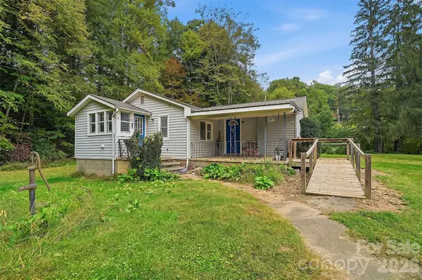 1015 Mundy Field Road, Canton, NC 28716