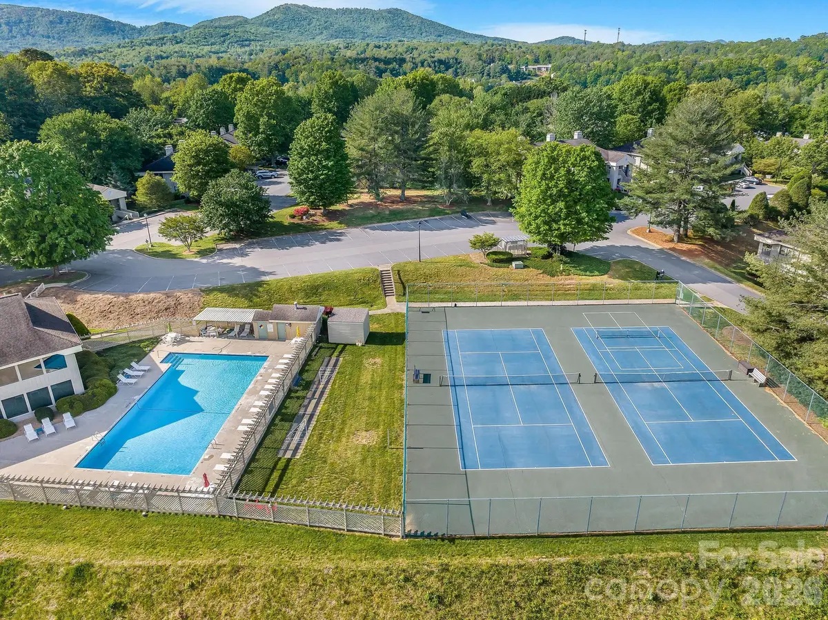 1605 Abbey Circle, Asheville, NC 28805 - #1