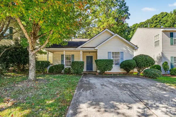 1427 Hidden Stream Court, Charlotte, NC 28213