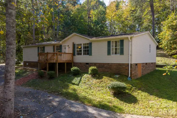 3297 Stony Brook Circle, Newton, NC 28658