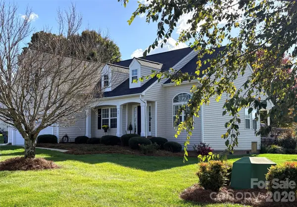 261 Brook Glen Drive, Mooresville, NC 28115