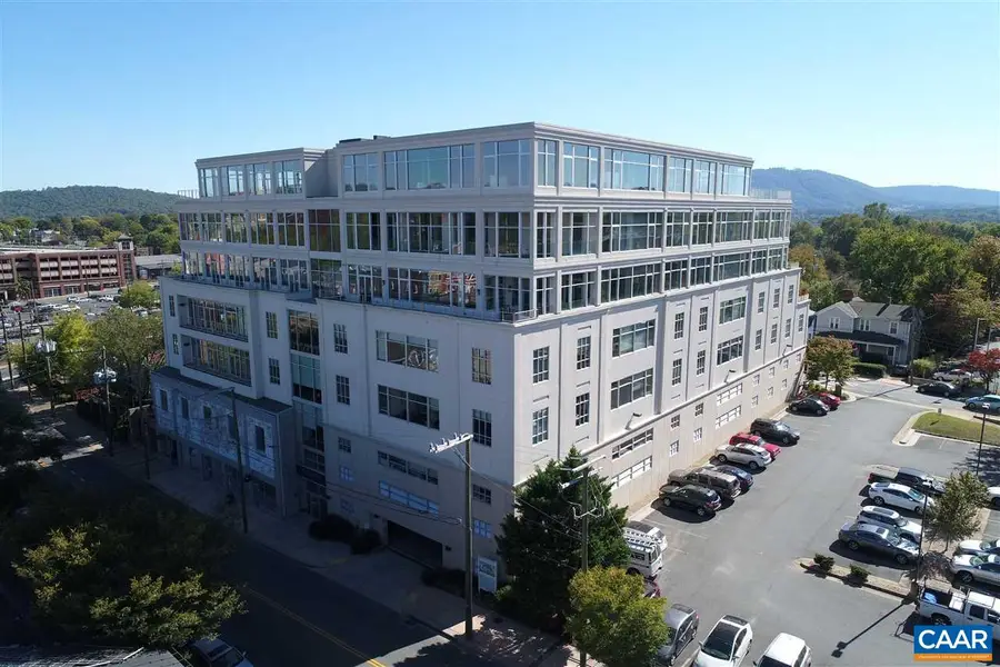 218 Water St W, Charlottesville, VA 22902 - #2