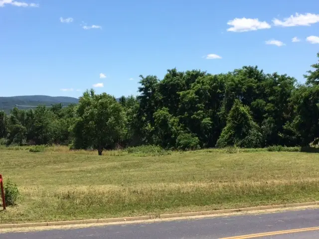 141 Lucy Ln, Waynesboro, VA 22980 - Image #2