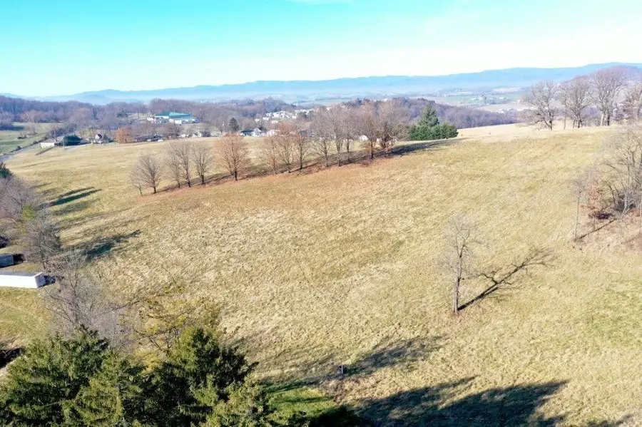 210 Mosby Rd W, Harrisonburg, VA 22801 - Image #2