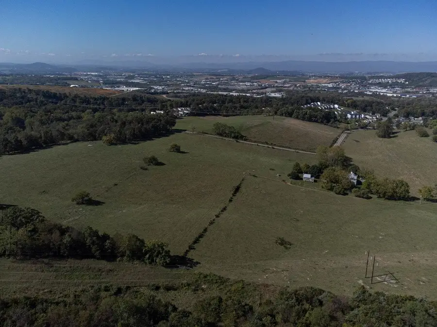 1583 Ridgedale Rd, Ashby, VA 22801 - Image #2